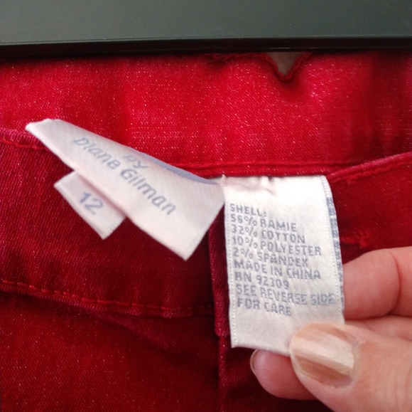 NWT DG2 RED STUDDED BOOT CUT JEANS 12 - Picture 7 of 7